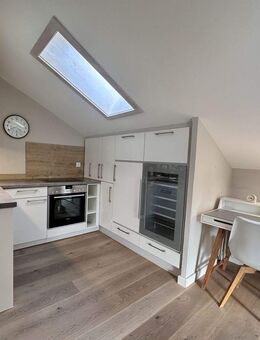 Modernisierte 2-Zimmer-DG-Wohnung - mit Balkon, Hobbyraum & herrlichem Bergblick - Garmisch-Partenkirchen