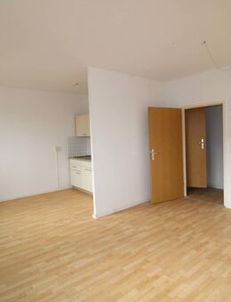 Geräumige 2-Zimmer-Wohnung in Leipzig / Lausen-Grünau! Zentrale Lage, Hausmeisterservice u.v.m. - Leipzig