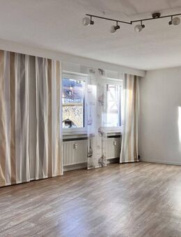 Attraktive 3-ZKB-Wohnung in einem charmanten 3-Familienhaus in der malerischen Stadt Fritzlar - Fritzlar