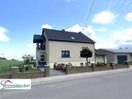 ACHTUNG AUTOSCHRAUBER/HANDWERKER! WOHNHAUS MIT 4 GARAGEN U. VIEL PLATZ! - Mettlach