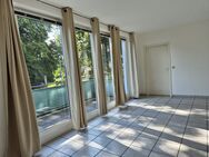 Bezugsfreie, sonnige 2-Zimmer Wohnung mit Balkon + Stellplatz, 1.OG, an der S 1, provisionsfrei - Bergisch Gladbach