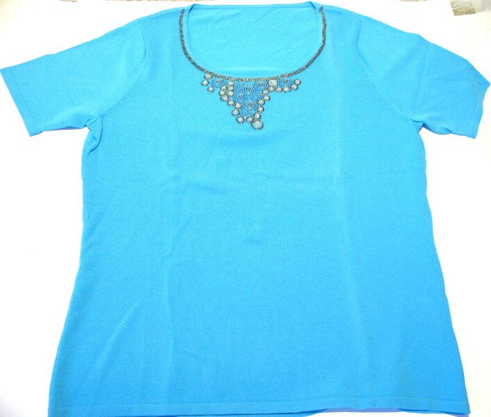 Bouclé-Strickshirt türkis bestickt mit vielen Zierperlen kurzärmlig ca. Gr. 40 - Biebesheim (Rhein)