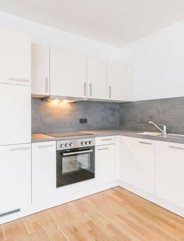 Großzügige, lichtdurchflutete Etagenwohnung mit Loggia, moderner Einbauküche und Wohlfühlbad - Frankfurt (Main)