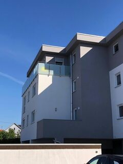 Sehr schöne, helle 4 Zimmer Wohnung mit Balkone in Laichingen.
