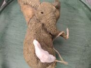 Tusker / Elefant mit Fisch von Goebel - VB 24,90 € - Berlin