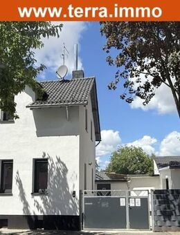 Einfamilienhaus mit 3 separaten Apartments, top modernisiert! - Frankfurt (Main)