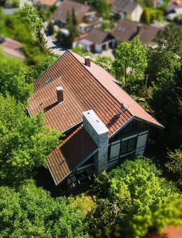 Großzügiges Architektenhaus mit Einliegerwohnung in Randersacker-Lindelbach – Wohnen mit Weitblick am Ortsrand - Randersacker