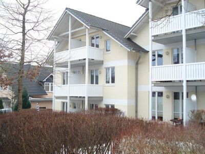 Zentrale ruhig gelegene möbl. Ferienwohnung mit Einbauküche, Terrasse & Parkplatz im Ostseebad Binz