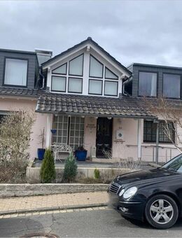 *PROVISIONSFREI*! Repräsentatives freistehendes EFH m. Doppelgarage in Bad Camberg-Schwickershausen - Bad Camberg