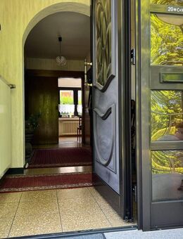 * Freistehendes Einfamilienhaus * 2 Garagen* traumhaftes Grundstück - Kreuzau