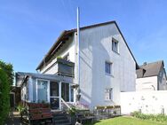 Teilvermietetes gepflegtes 2-3 FH in zentraler Lage mit Garten, Balkon und 3 Garagen - Holzwickede