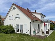 Top gepflegtes Zweifamilienhaus mit 250 m² Wohnfläche ! - Dietenhofen