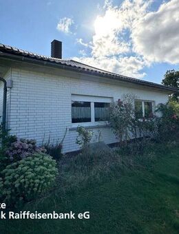 Attraktives Zweifamilienhaus mit großem Grundstück - Kirchberg (Hunsrück)