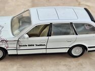 2 x Gama Modellauto 1:45--Mercedes Benz 450 SE--Polizei--und BMW 525i Kombi - Meckenheim