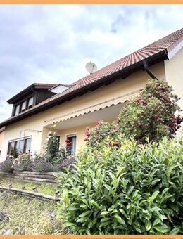 359.000,- für freies Zweifamilienhaus im Herzen der Fränkischen Schweiz mit atemberaubender Aussicht - Ahorntal