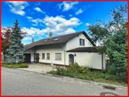 Zwei- Dreifamilienhaus mit herrlichem Blick in Gurtweil - Waldshut-Tiengen