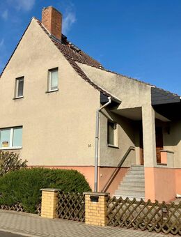 *RESERVIERT* Solides Einfamilienhaus mit schönem Garten, Garage & Carport direkt in Jessen - Jessen (Elster)