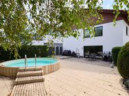 schickes Zweifamilienhaus mit Pool, Garten, Garage uvm. auf der Suche nach einer neuen Familie! - Waiblingen