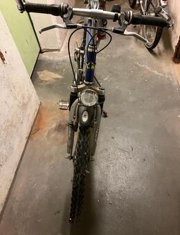Reperatur bedürftiges Fahrrad - Bochum