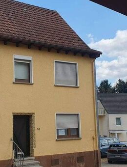 Charmantes sofort beziehbares Einfamilienhaus in guter Lage. - Breitenbach