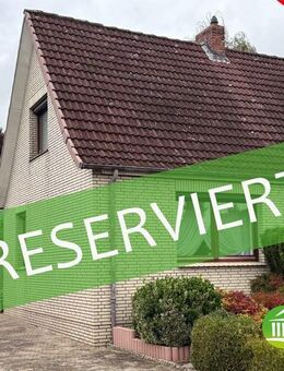 Attraktive Doppelhaus-Hälfte mit 4 Zimmer und herrlichem Garten, in verkehrsruhiger Wohnlage. - Bad Bramstedt