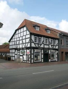 Interessantes Rendite-Objekt: Attraktives Fachwerk-Wohn- und Geschäftshaus mit 3 Etagen in zentraler Lage! - Barnstorf