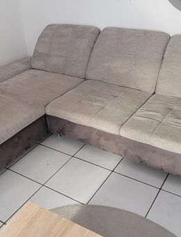 Eckcouch mit ausziehbarer Schlaffunktion und Stauraum - Dingolfing