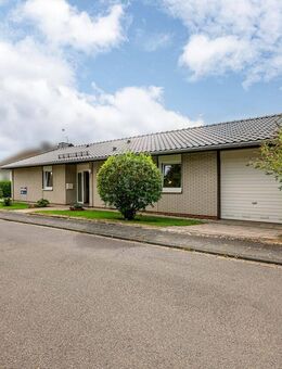 MANNELLA *Freistehender, gepflegter Bungalow* schöne Aussichtslage -einzugsbereit - modernisiert - Neunkirchen-Seelscheid