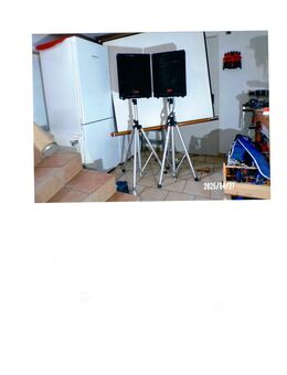2 aktive Musiker Boxen 2 x 100 Watt auf Stativen NP ca € 350. VHB € 250- - Deggenhausertal