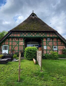 Historisches Fachwerkhaus mit Reetdach (4 WE+Carport) auf 4.681 m² Grundstück in 19217 Thandorf - Thandorf