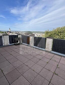 Was für ein Ausblick! 4 Raum Dachgeschoss-Wohnung mit Terrasse! - Gera
