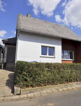 Freistehendes Einfamilienhaus in guter Wohnlage - Altstrimmig