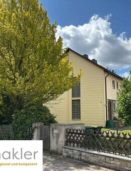 Zweifamilienhaus mit Potenzial - großzügiges Wohnen in Hof - Hof