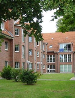 Optimale Kapitalanlage! Vermietete 1-Zimmer-Dachgeschosswohnung in grüner Lage von Ammersbek - Ammersbek