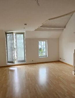 Platz für die ganze Familie!! Galeriewohnung mit kleinem Balkon - Bonn