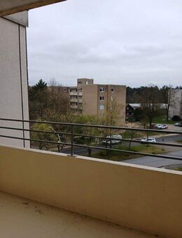 Großzügige 3-Zimmer-Wohnung mit Balkon in Bielefeld-Sennestadt - Bielefeld