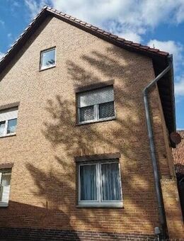 Großzügiges Bauernhaus mit Hofstelle, Stallungen und Scheune bei Göttingen - Rüdershausen