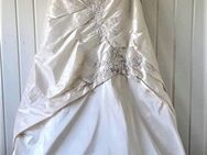 Brautkleid von Agnes,Gr.L,champagnerfarbend mit Schleppe - Hannover