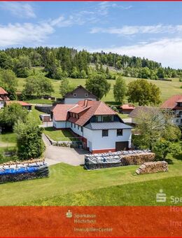 Viel Raum für Ihr Leben - Charmantes Landhaus mit drei Wohneinheiten und großem Grundstück - Herrischried