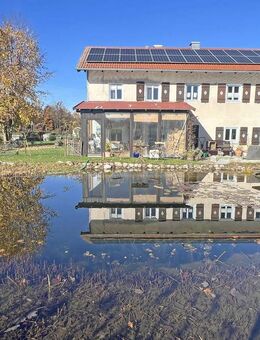 Renoviertes Bauernhaus Nähe Tacherting mit Schwimmteich und 2.950 m² Grund. - Tacherting