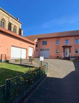 10 MIN. BIS L-REMICH/L-SCHENGEN - CHARMANTES WOHNHAUS MIT GROßEM GRUNDSTÜCK UND GARAGEN! - Kirf