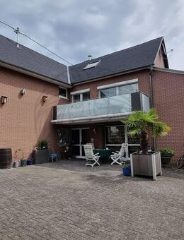 Willmenrod: Einfamilienhaus mit Garten, Bachlauf und Garage - Willmenrod