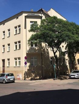 4-Raum-Wohnung im Dachgeschoss mit Tageslichtbad, Wanne und Klimaanlage/Wärmepumpe! - Halle (Saale)