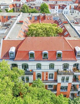 Großzügige Dachgeschosswohnung in repräsentativem Gründerzeitbau - Berlin