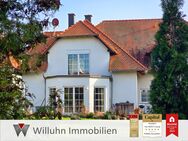 Villa mit Einliegerwohnung, Kamin, 4 Garagen | Energie B | Weitläufiges Anwesen! - Borna