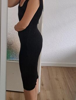 Knielanges Kleid - Schwarz - Bad Salzuflen