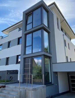 LORSBACH: NEUWERTIG - TRAUMHAFTE 4 ZIMMER WOHNUNG MIT TG-STELLPLATZ, 2 BÄDERN, TERRASSE u.v.m.*** - Hofheim (Taunus)