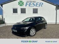 VW Golf, 1.5 VIII R-Line eTSI, Jahr 2023 - Heideck