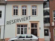 RESERVIERT! Historisches, kernsaniertes kleines Wohnhaus mit 2 1/2 Zimmer mitten in der City - Lingen (Ems)