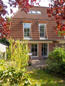 Hochklassisches Reihenendhaus mit großzügigem Raumangebot und Süd-/ Westgarten - Lüneburg